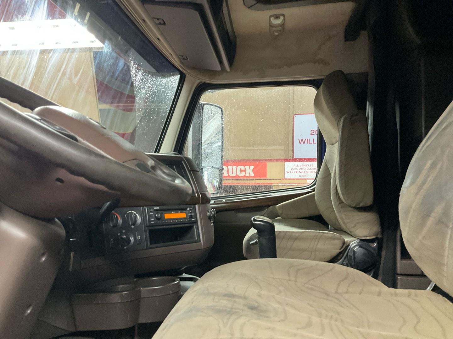 2014 VOLVO VNL64T780 Serial Number: 4V4NC9EH3EN153891