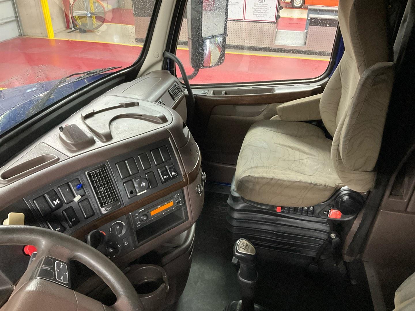 2014 VOLVO VNL64T780 Serial Number: 4V4NC9EH3EN153891