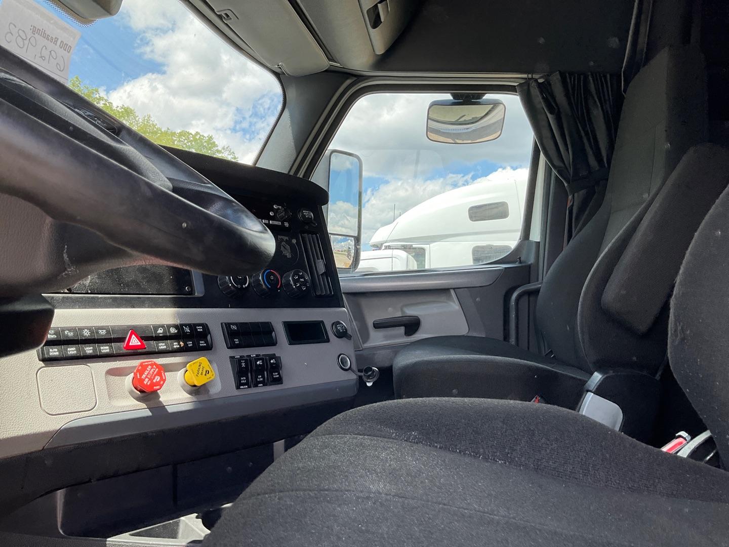 2022 FREIGHTLINER CASCADIA Serial Number: 3AKJHHDR3NSNU3222