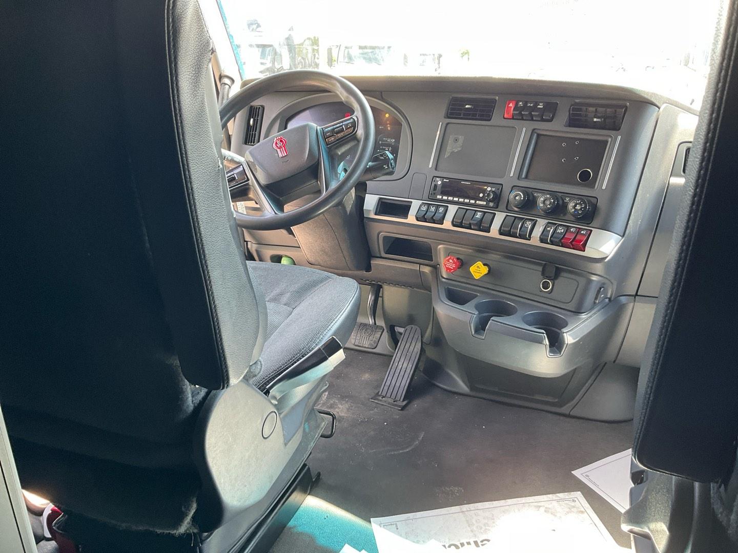 2022 KENWORTH T680 Serial Number: 1XKYD49X8NJ486433