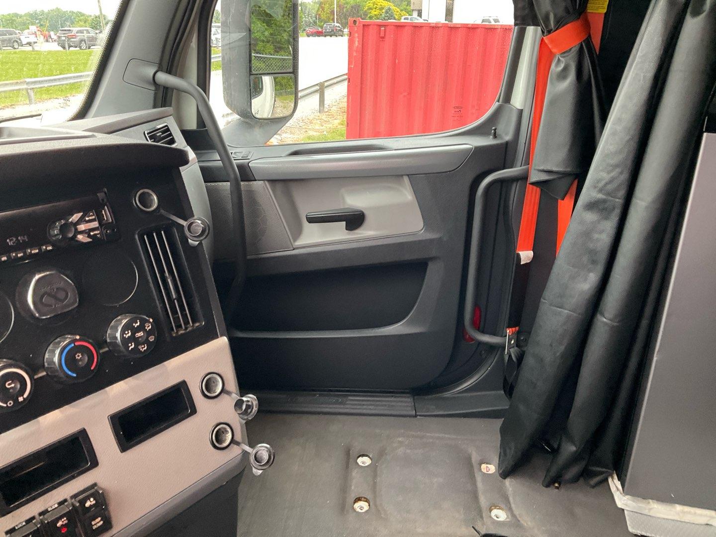 2019 FREIGHTLINER CASCADIA Serial Number: 3AKJHHDR5KSKW2048