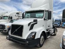 2015 VOLVO VNL42T300 Serial Number: 4V4N19EH6FN190392