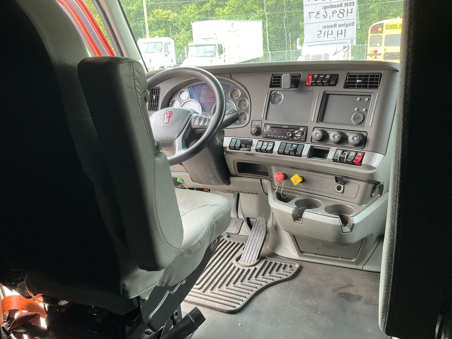 2019 KENWORTH T680 Serial Number: 1XKYD49X7KJ257401