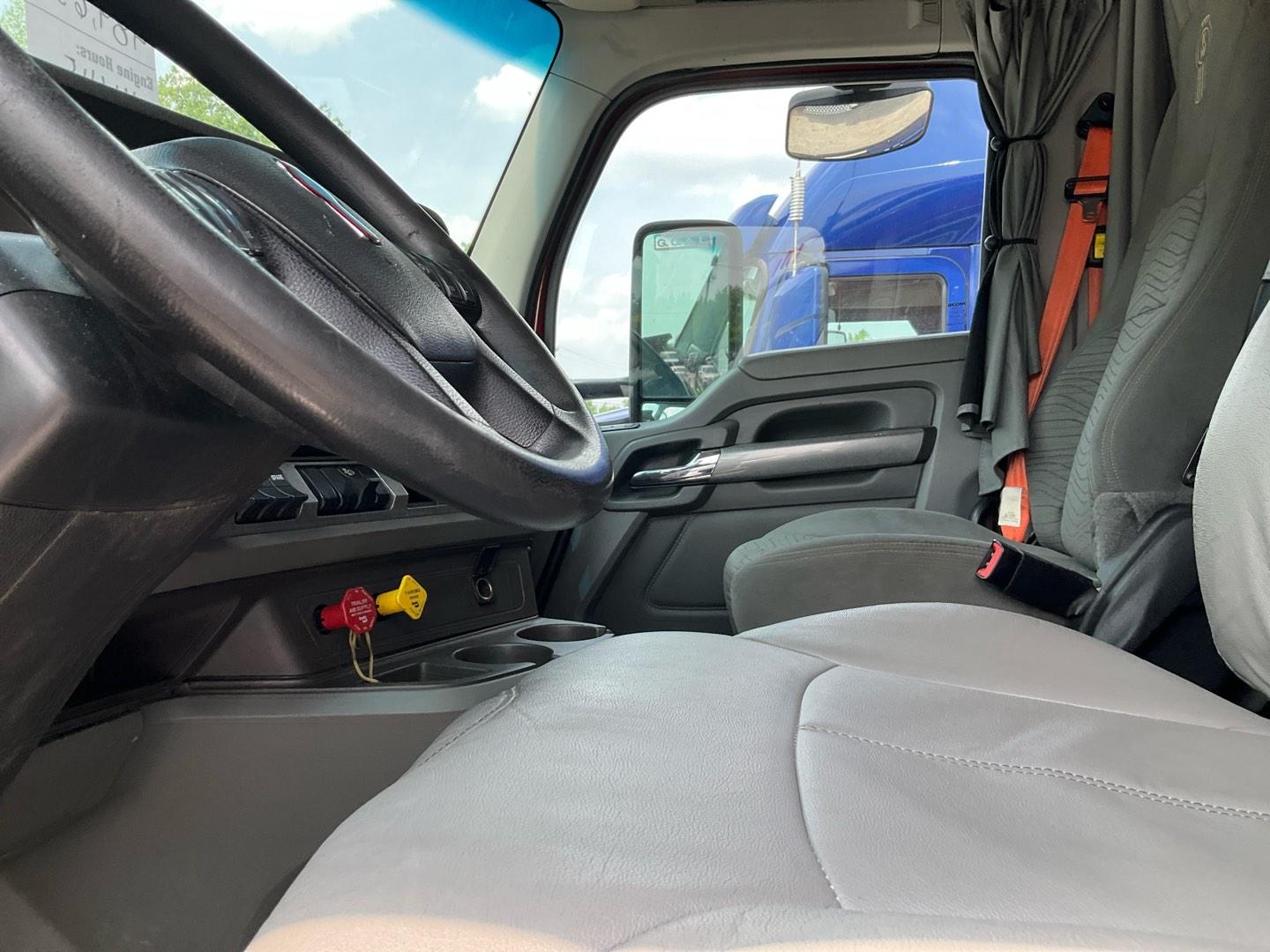 2019 KENWORTH T680 Serial Number: 1XKYD49X7KJ257401