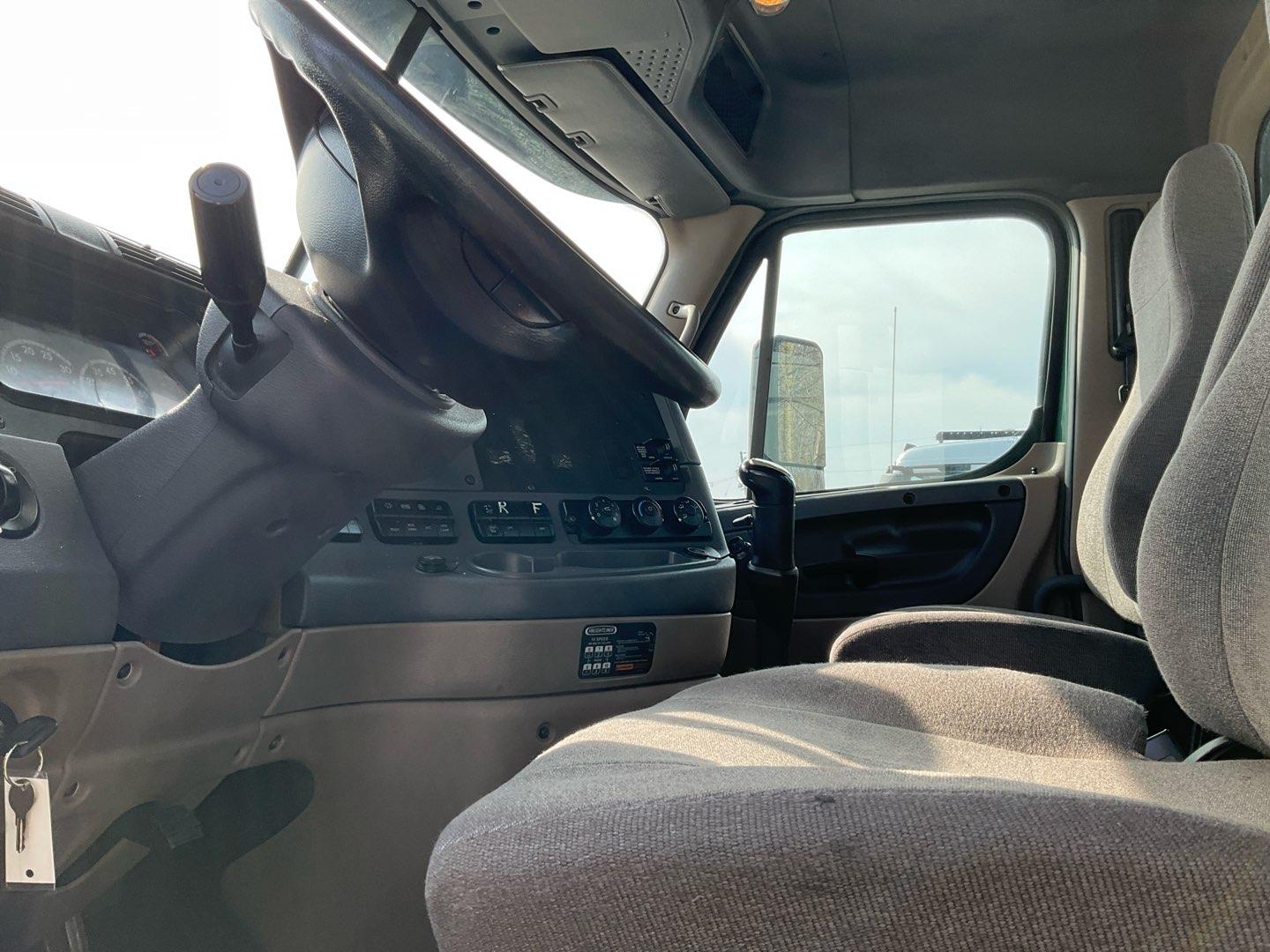 2013 FREIGHTLINER CASCADIA Serial Number: 1FUJGEDR0DLBZ5765