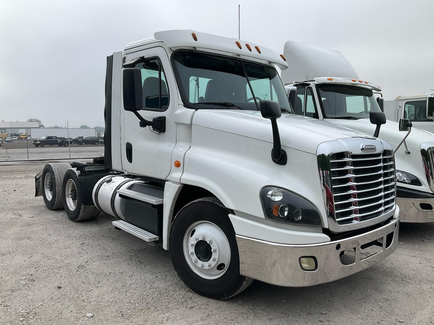 2016 FREIGHTLINER CASCADIA Serial Number: 3AKJGEDV0GDHG1008