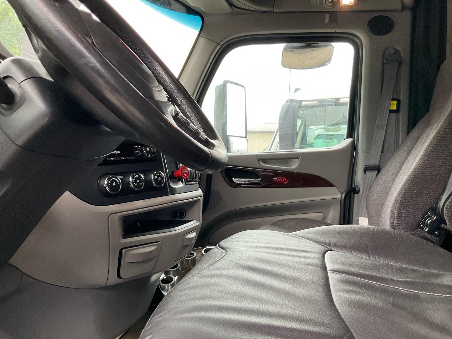 2020 PETERBILT 579 Serial Number: 1XPBDP9X5LD666238