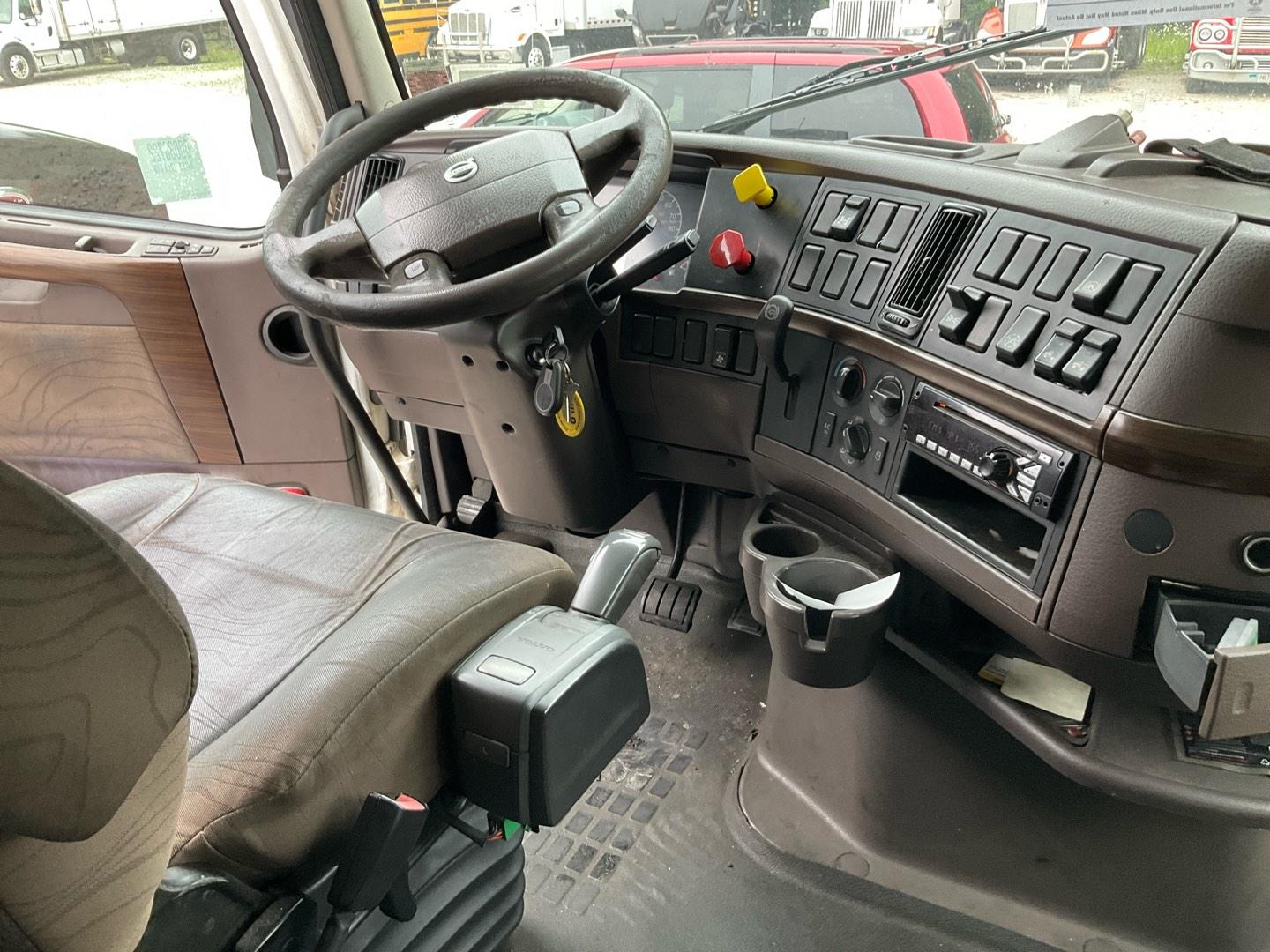 2016 VOLVO VNL64T430 Serial Number: 4V4NC9EH8GN958076