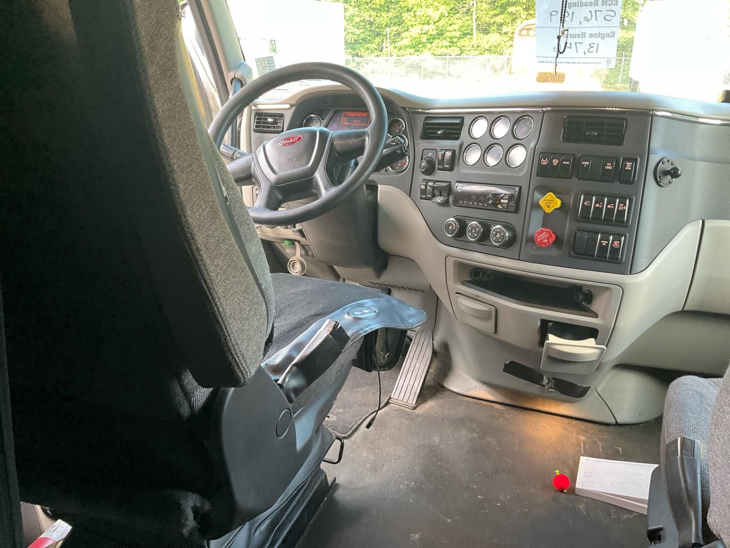 2019 PETERBILT 579 Serial Number: 1XPBDP9X2KD636953