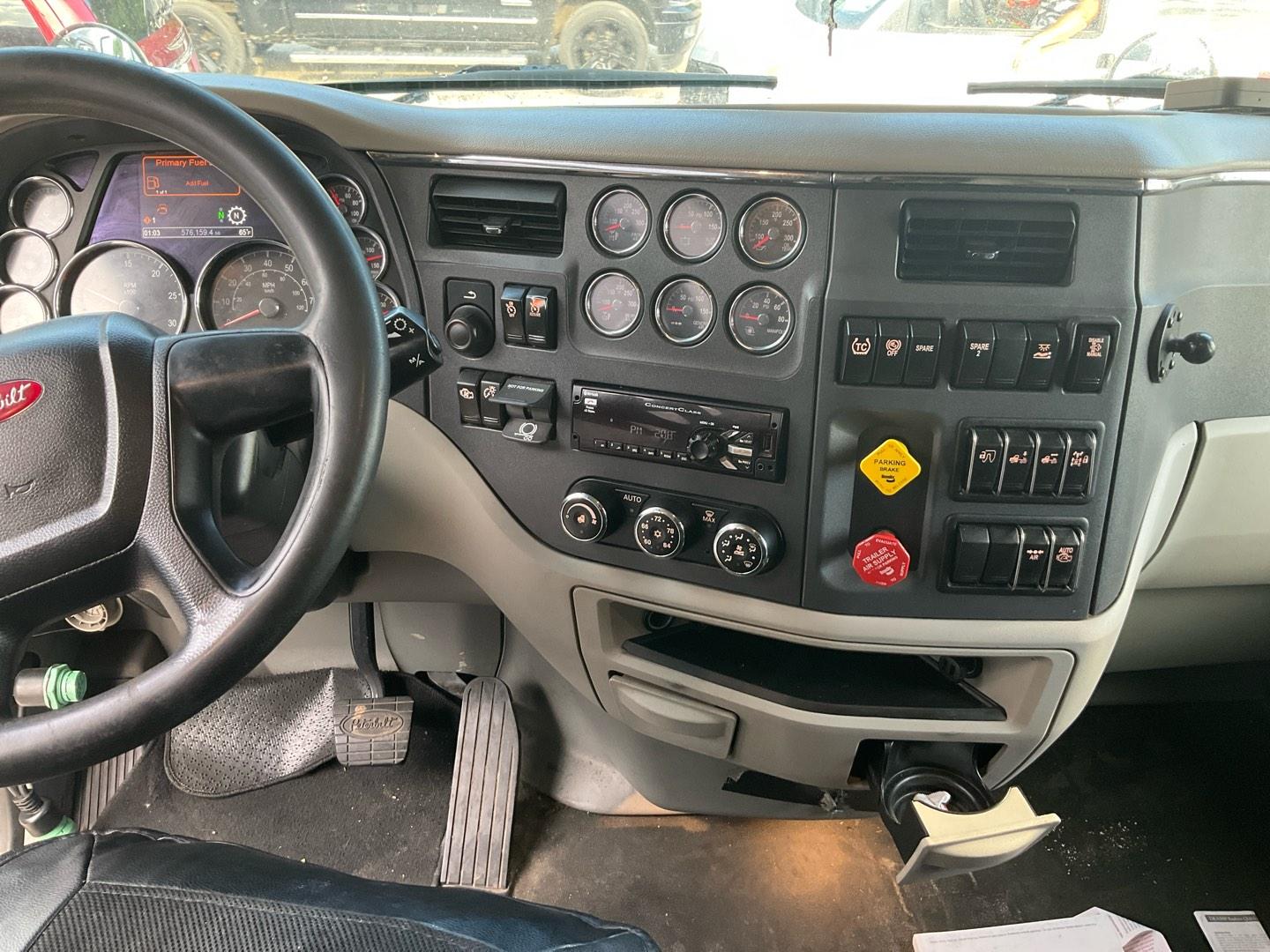 2019 PETERBILT 579 Serial Number: 1XPBDP9X2KD636953