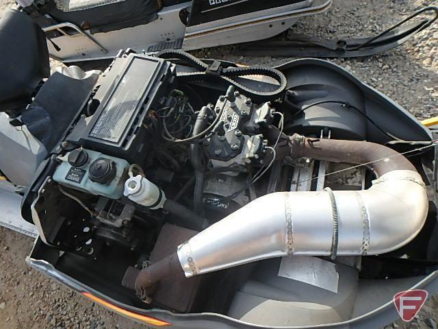 2003 Arctic Cat ZL 600 smart shock US snowmobile, 599cc 110HP 2-cylinder engine