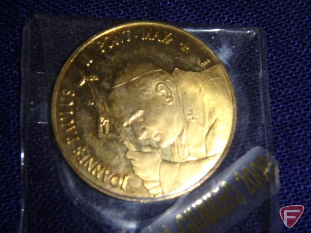 Modern foreign coins, approx. 1 lb., State Quarters (5), 6 Misc. Kennedy Clad Half Dollars,