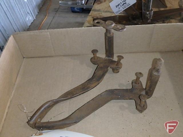 Model T brackets, pair