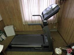 Horizon treadmill, RST5.6, perfect view, adjustable display, more power/less noise, on mat.