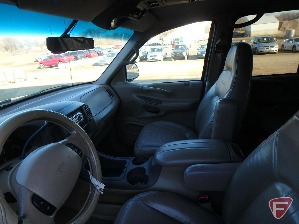 1999 Ford Expedition 4x4 Multipurpose Vehicle (MPV)