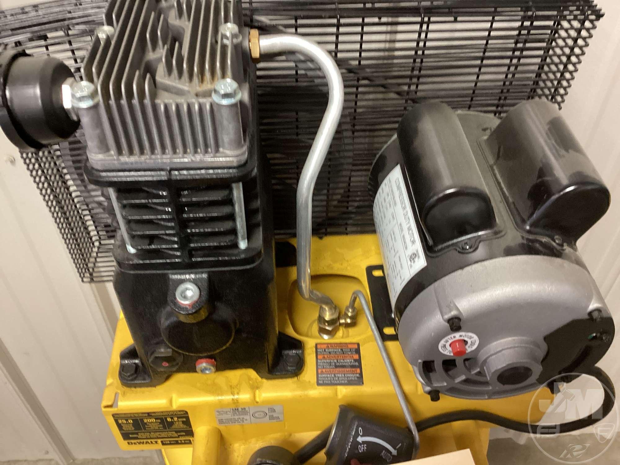 DEWALT DXCM251 PORTABLE AIR COMPRESSOR SN: 1315103Y0330121