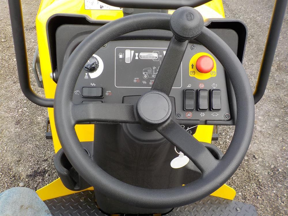 Wacker Neuson RD27-120 Double Drum Vibrating Roller c/w Roll Bar, 47" Drums