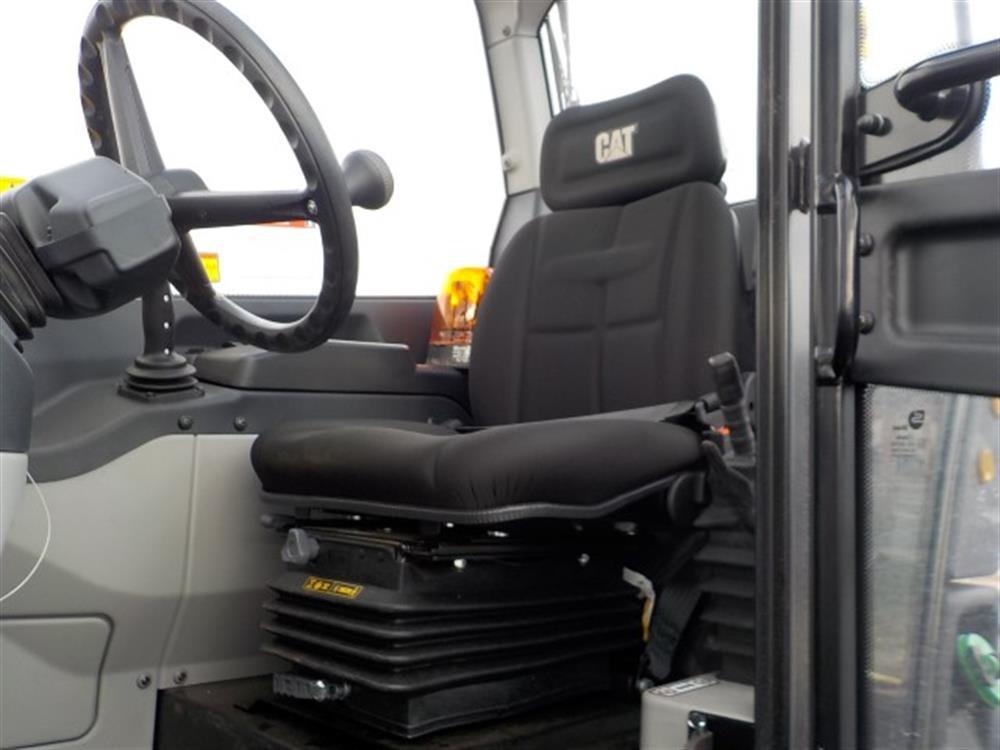 2016 CAT TH417GC Turbo Powershift Telehandler, Cab, 8,000lb Max. Lft Capaci
