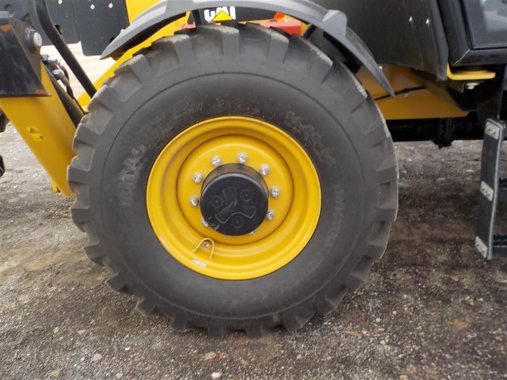 2016 CAT TH417GC Turbo Powershift Telehandler, Cab, 8,000lb Max. Lft Capaci