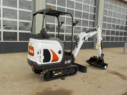 2017 Bobcat E19 Rubber Tracks, Blade, Offset, Piped c/w Expanding Undercarr