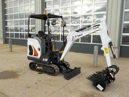 2017 Bobcat E19 Rubber Tracks, Blade, Offset, Piped c/w Expanding Undercarr