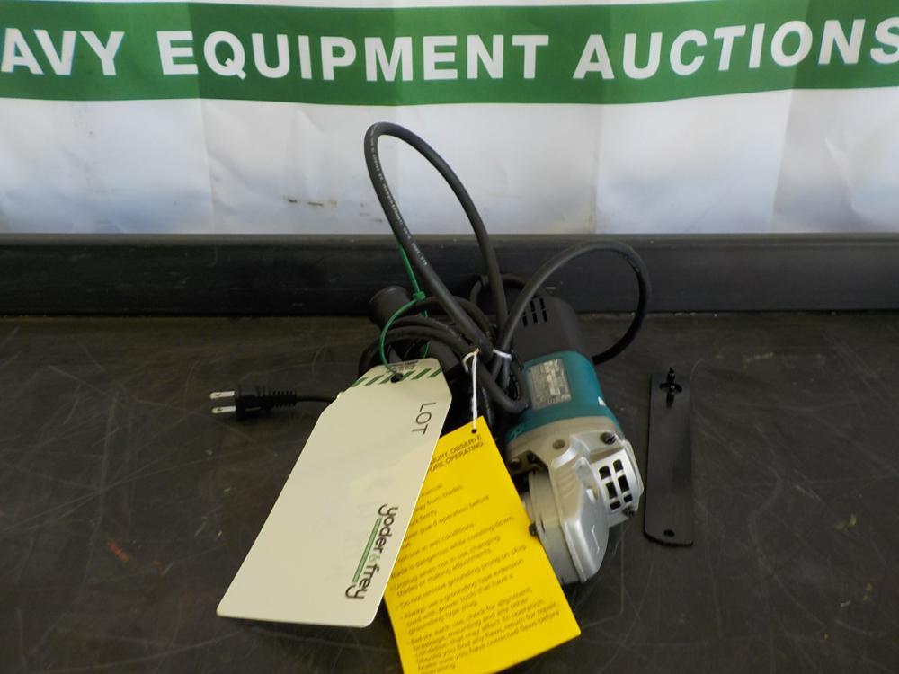 Makita 9557PB 4 1/2" Angle Grinder - 1 Yr Factory Warranty
