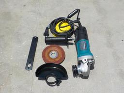 Makita 9557PB 4 1/2" Angle Grinder - 1 Yr Factory Warranty