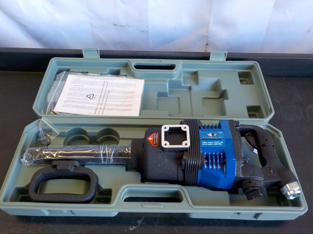 1" Impact Wrench w/6" Anvil 1900 ft/lb Torque, Plastic Case - Unused