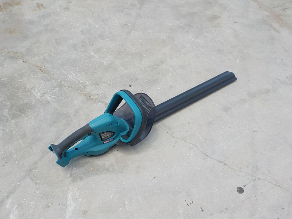 Makita XHU02Z 18V LXT Hedge Trimmer (Tool Only) - 1 Yr Factory Warranty