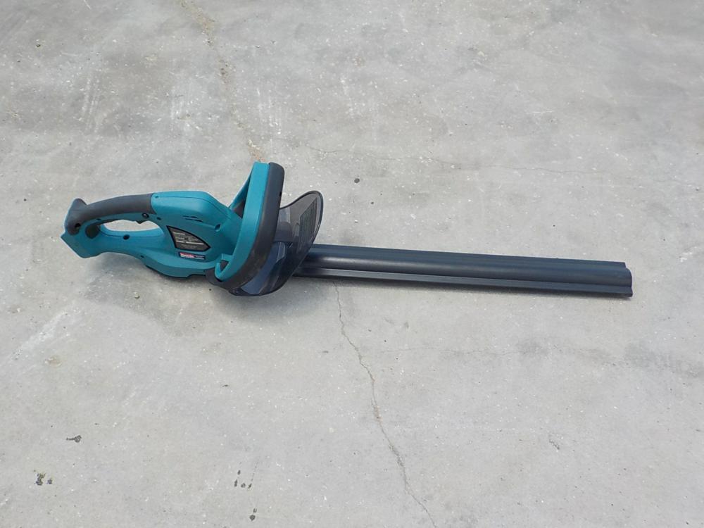 Makita XHU02Z 18V LXT Hedge Trimmer (Tool Only) - 1 Yr Factory Warranty