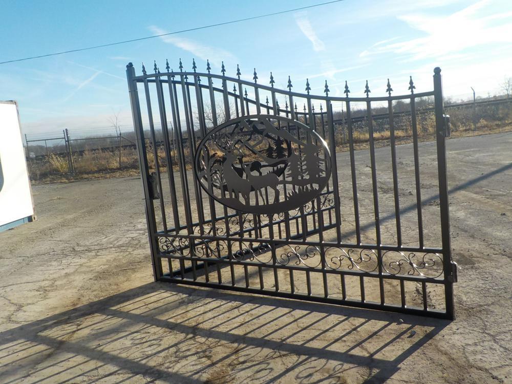 Greatbear  20' Animal Print Bi-Parting Iron Gate - Unused