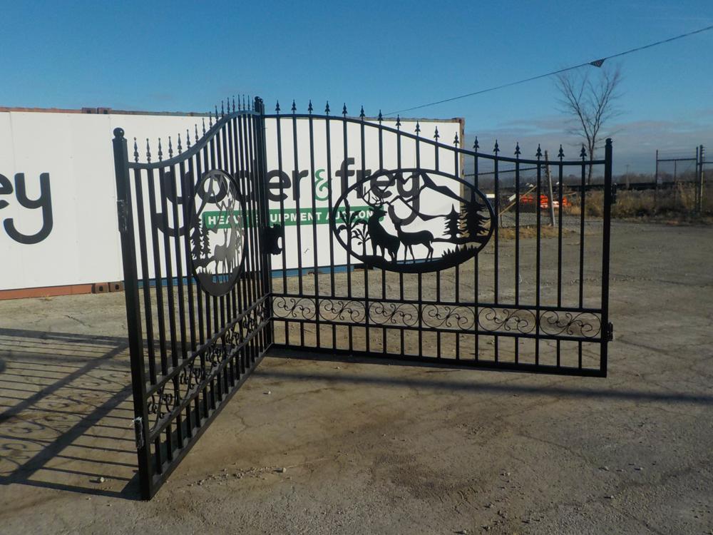 Greatbear  20' Animal Print Bi-Parting Iron Gate - Unused
