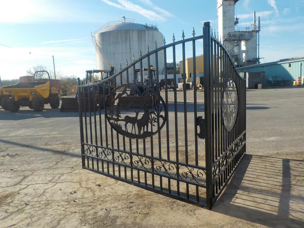 Great Bear  20' Bi-Parting Gate c/w Animal Print - Unused
