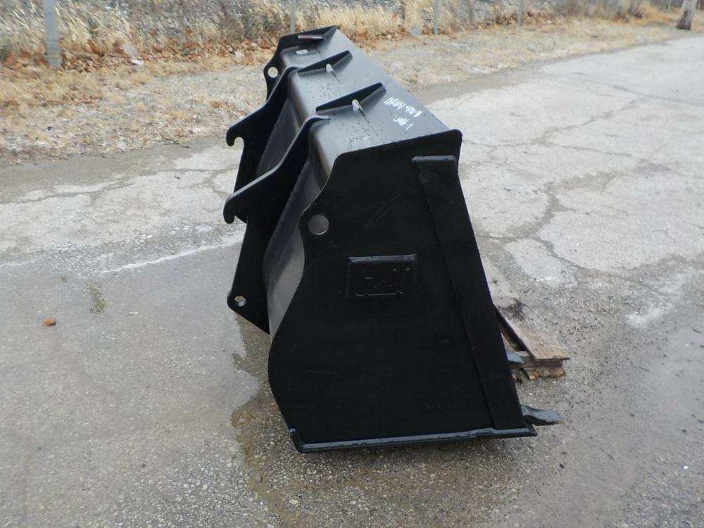 Caterpillar  Front End Loader Bucket