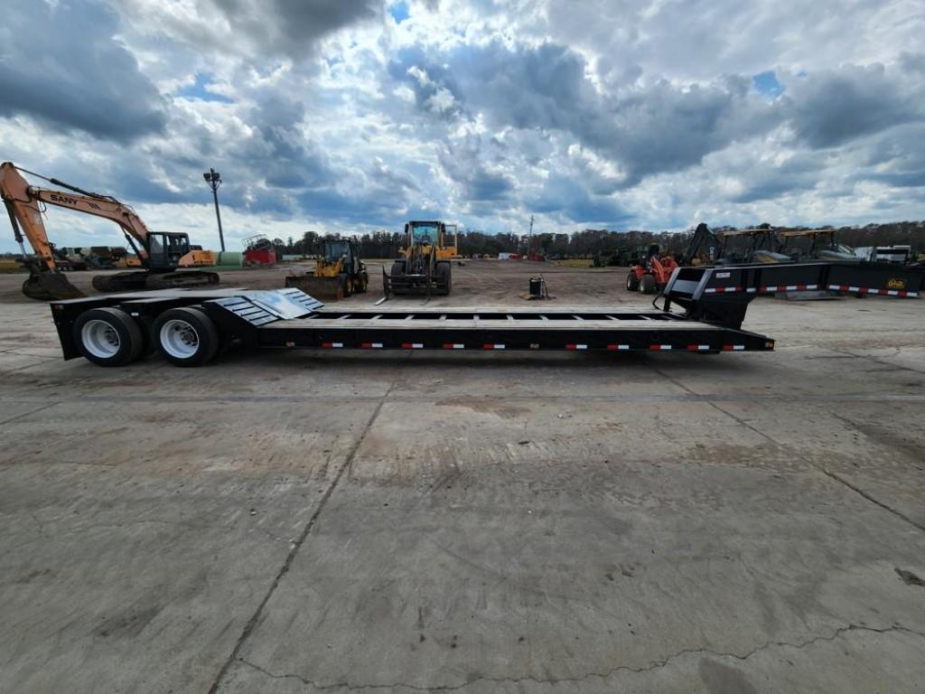 2023 Witzco Challenger RG-35 35 Ton Tandem Axle Detachable Low Boy, Pony Mo