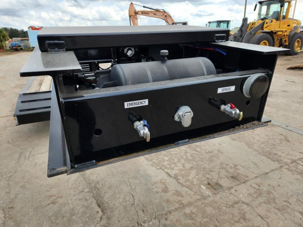 2023 Witzco Challenger RG-35 35 Ton Tandem Axle Detachable Low Boy, Pony Mo