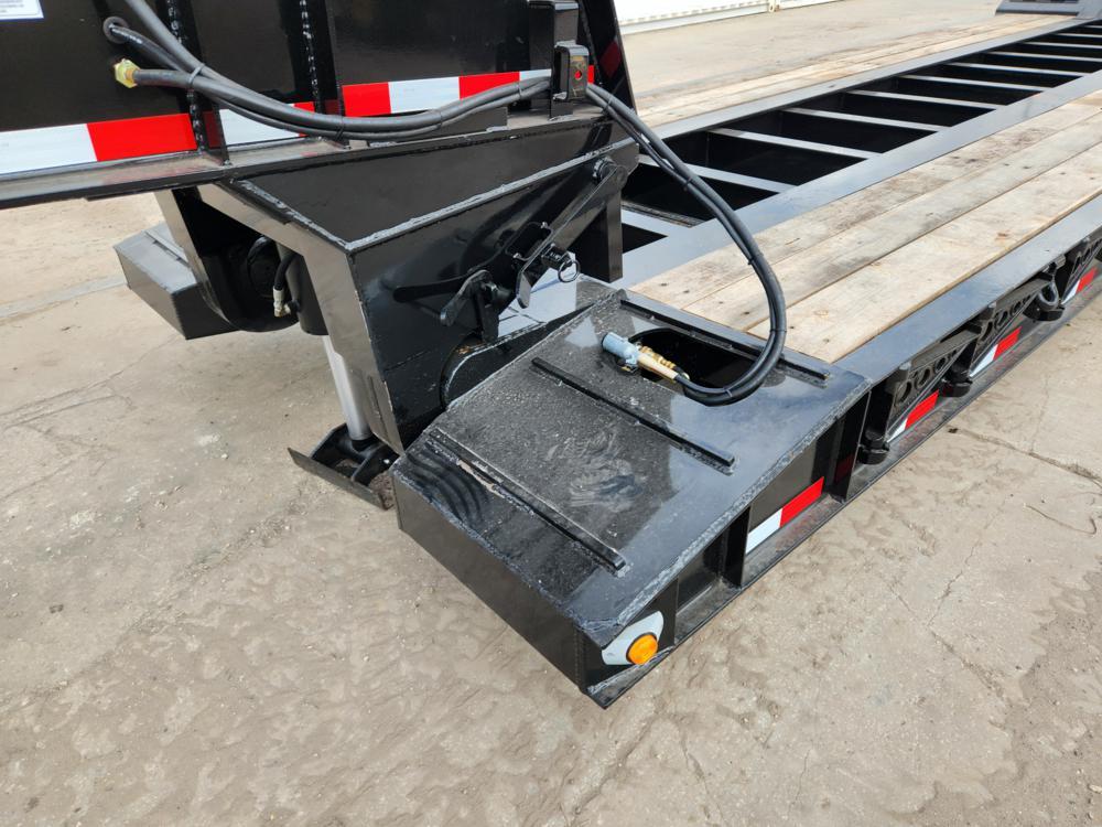 2023 Witzco Challenger RG-35 35 Ton Tandem Axle Detachable Low Boy, Pony Mo