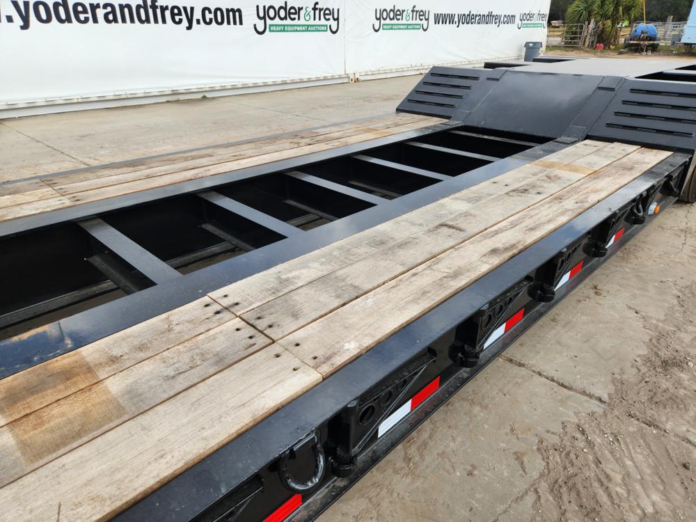 2023 Witzco Challenger RG-35 35 Ton Tandem Axle Detachable Low Boy, Pony Mo