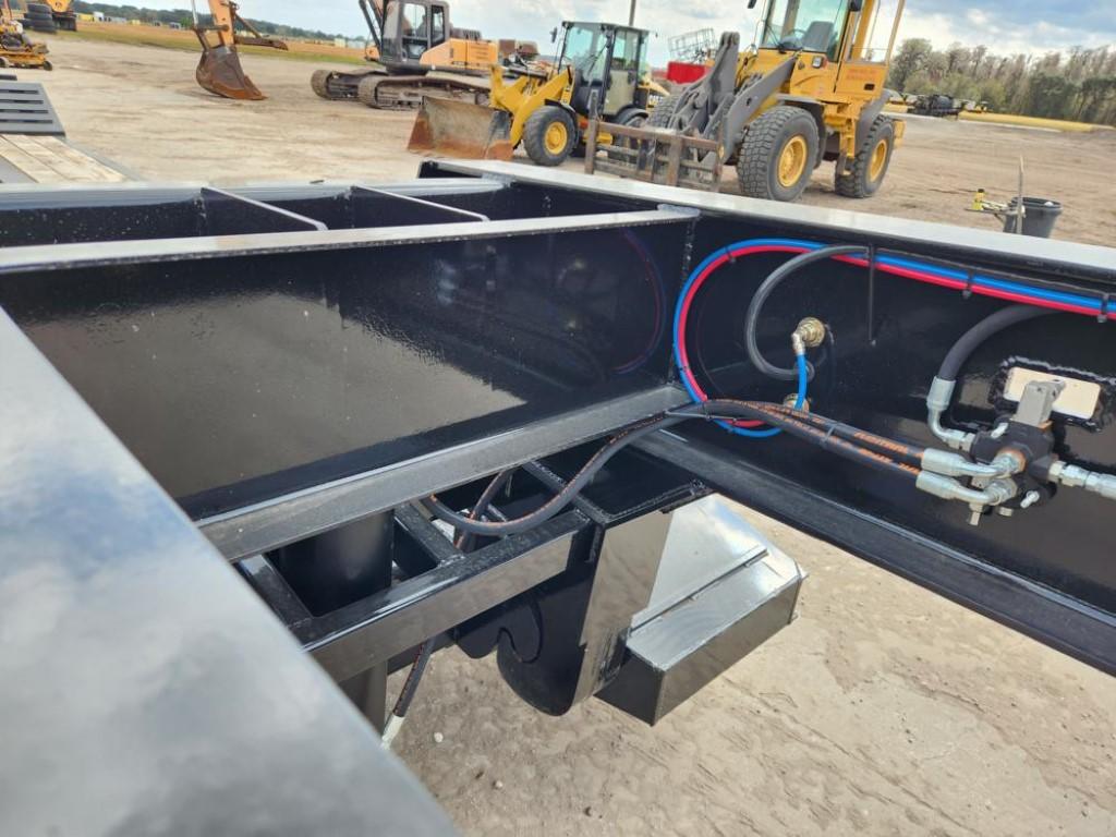2023 Witzco Challenger RG-35 35 Ton Tandem Axle Detachable Low Boy, Pony Mo