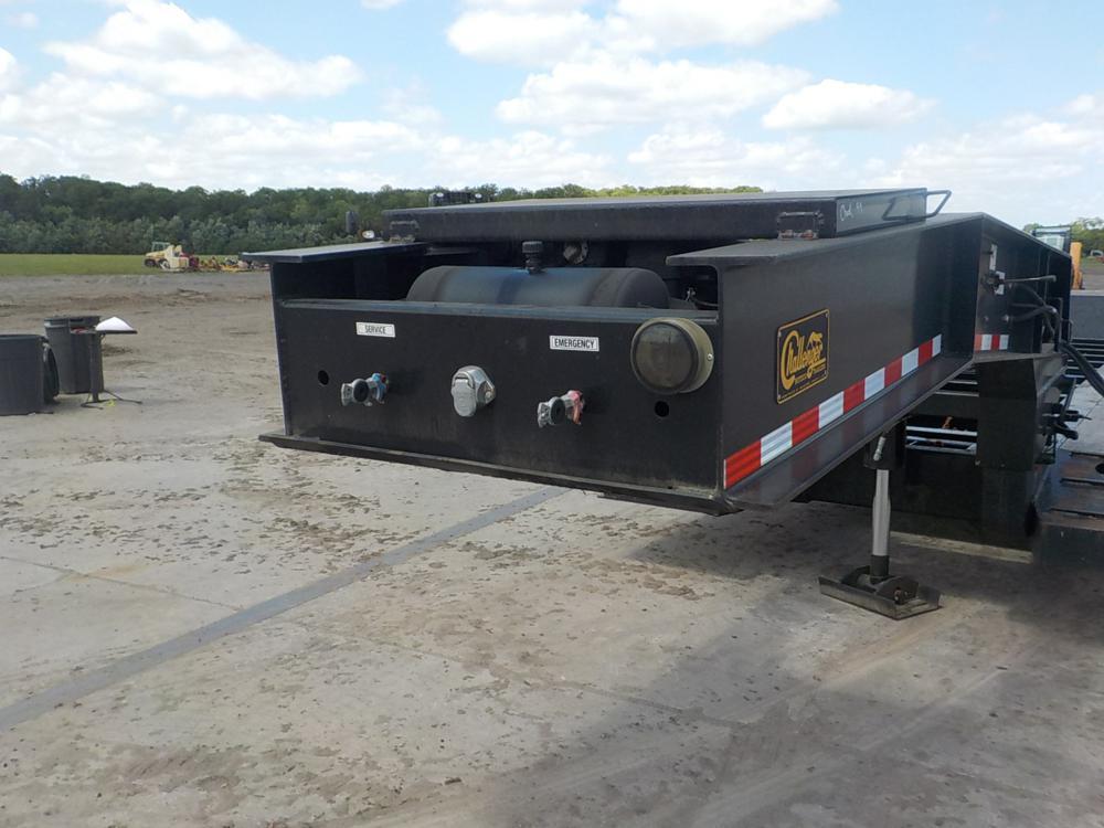 2023 Witzco Challenger RG-35 35 Ton Tandem Axle Detachable Low Boy, Pony Mo