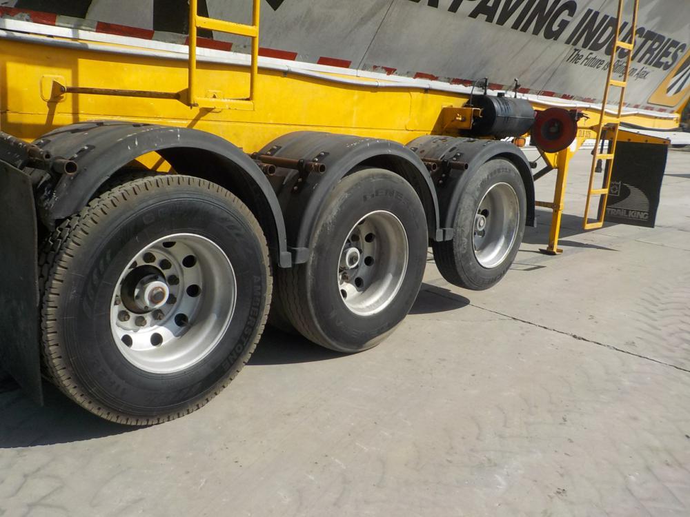 2007 Trailking OLB 326 30' Tri Axle Live Bottom Trailer c/w Side Dump, Rele