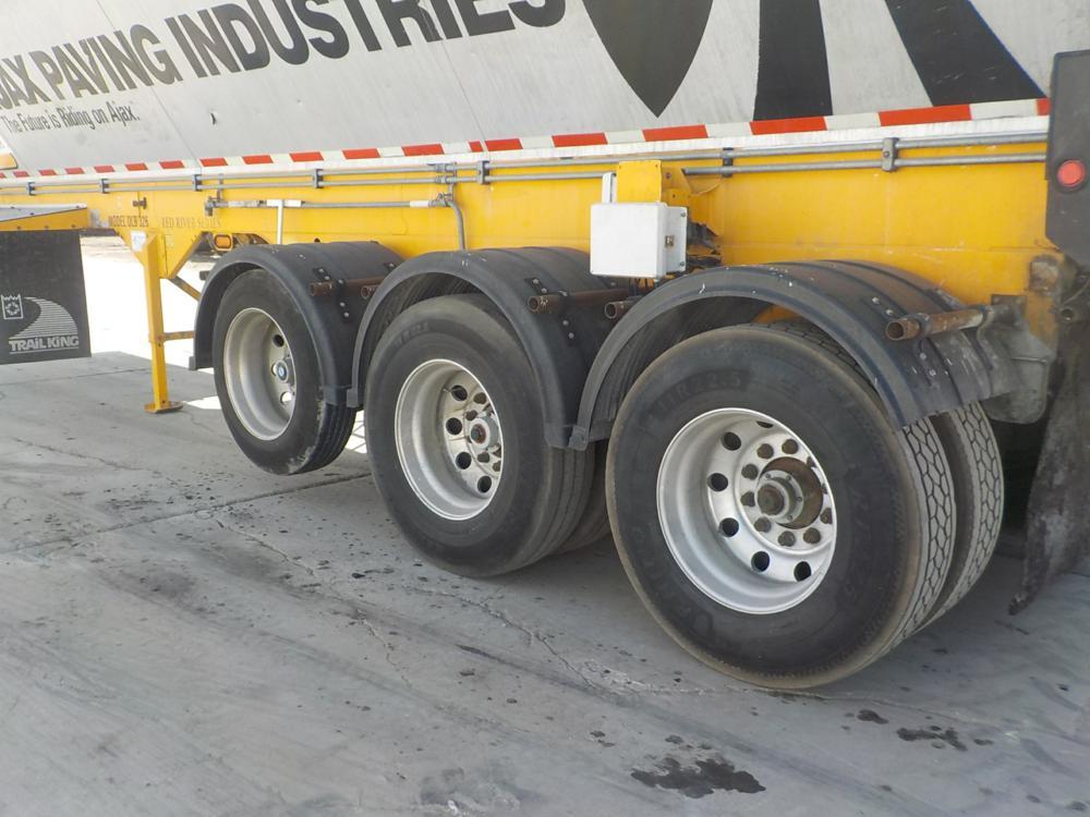 2007 Trailking OLB 326 30' Tri Axle Live Bottom Trailer c/w Side Dump, Rele