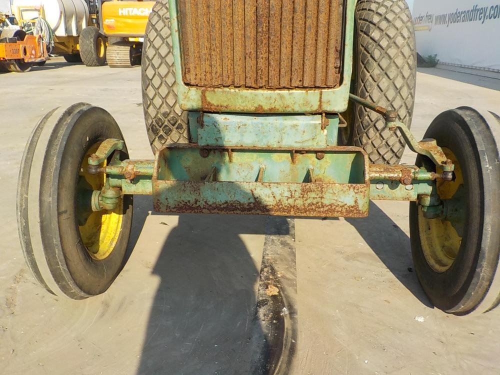 John Deere 1050 2WD Tractor c/w Canopy, 3 Point Hitch, 37HP, PTO, Front Tir