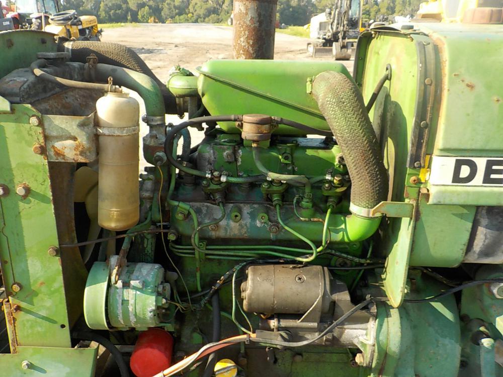 John Deere 1050 2WD Tractor c/w Canopy, 3 Point Hitch, 37HP, PTO, Front Tir