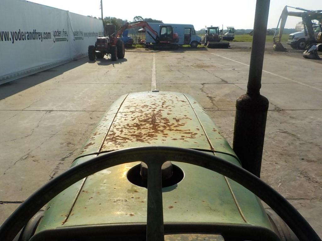 John Deere 1050 2WD Tractor c/w Canopy, 3 Point Hitch, 37HP, PTO, Front Tir
