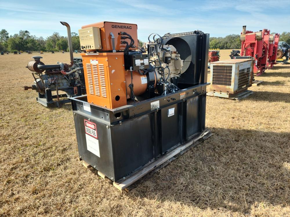 2005 Generac 30KW GENSET c/w John Deere 4 Cylinder Diesel Engine, Phase 1,