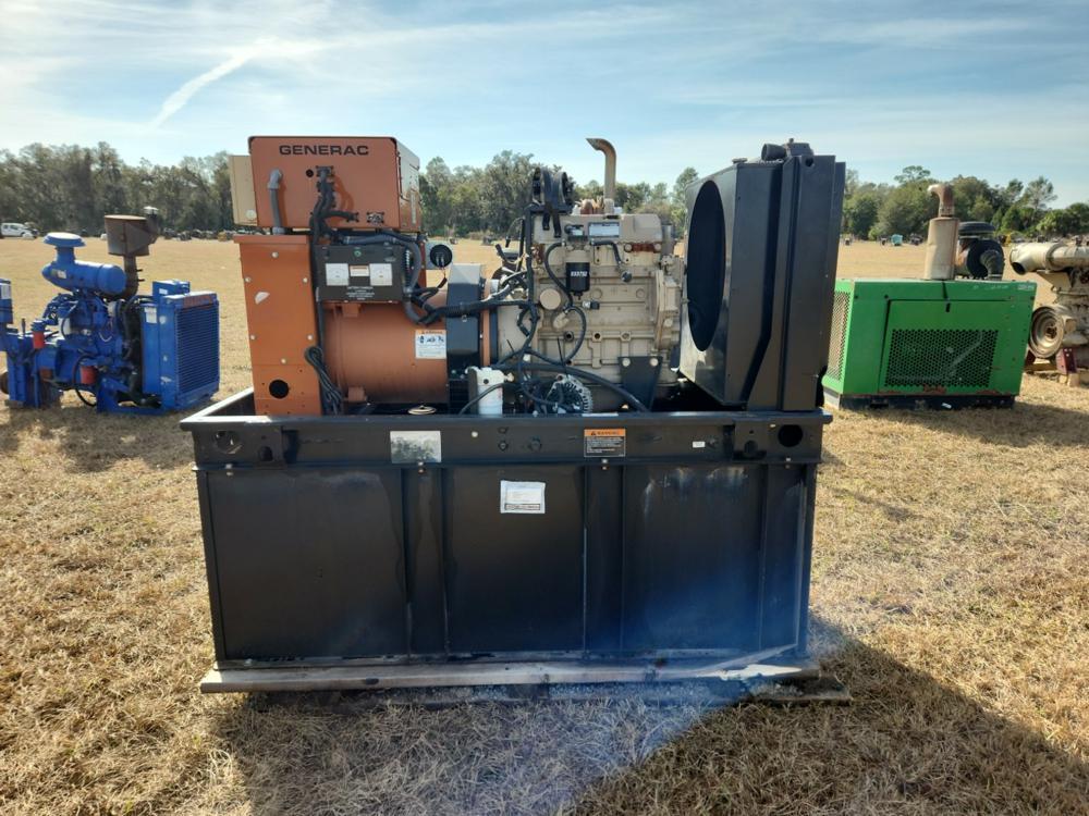 2005 Generac 30KW GENSET c/w John Deere 4 Cylinder Diesel Engine, Phase 1,