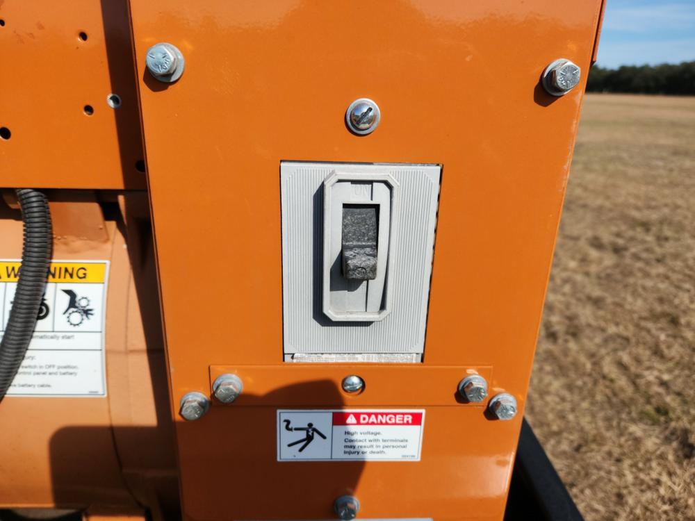 2005 Generac 30KW GENSET c/w John Deere 4 Cylinder Diesel Engine, Phase 1,