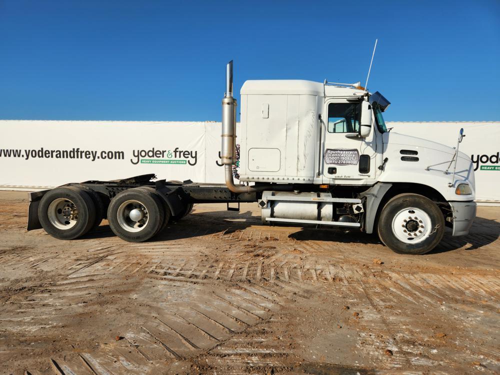 2002 Mack CX613 Vision Tandem Axle White Sleeper Truck Tractorc/w Mack E7 6