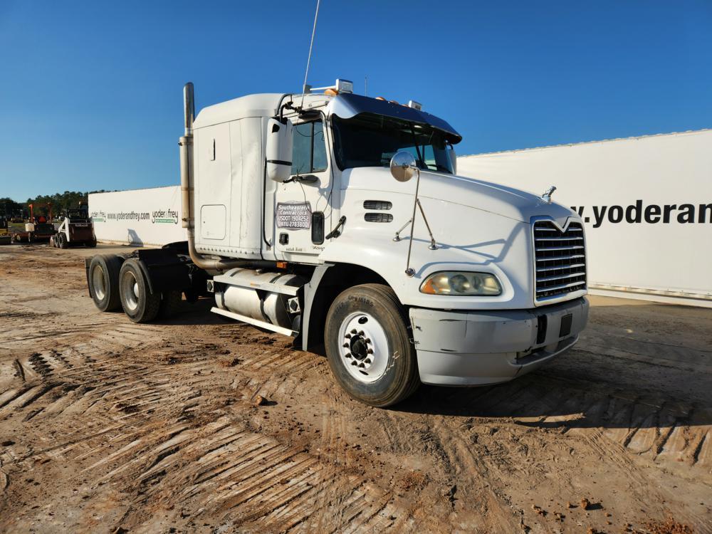 2002 Mack CX613 Vision Tandem Axle White Sleeper Truck Tractorc/w Mack E7 6